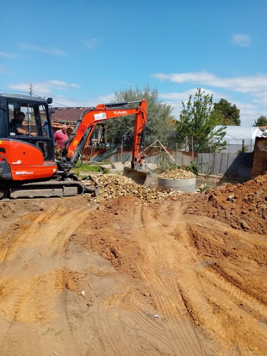 Услуги с багер Пазарджик изграждане  на септични ями