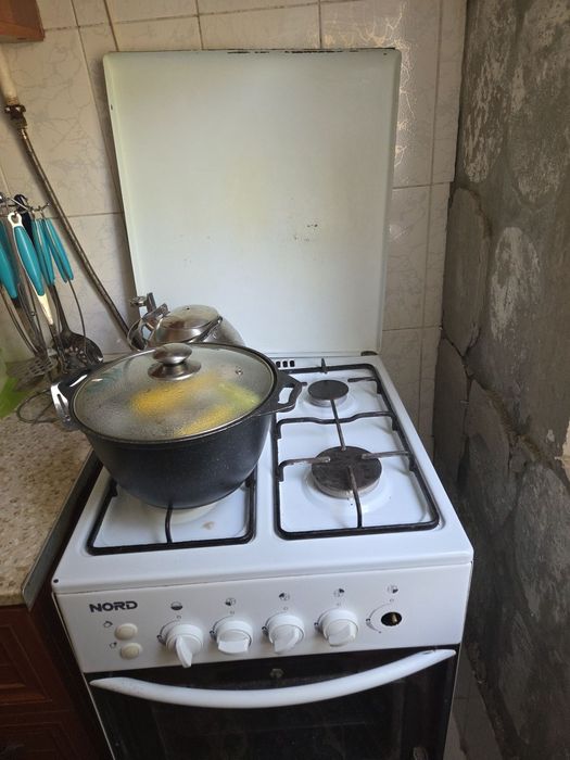 Gaz plita sotiladi