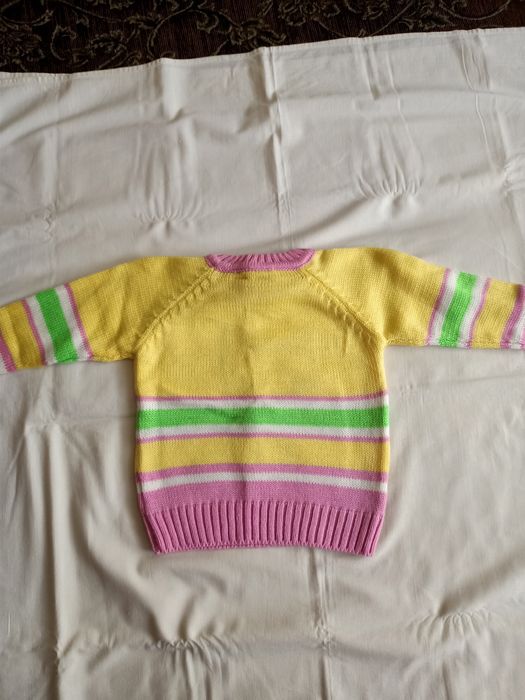 Новые,теплые кофты на девочку