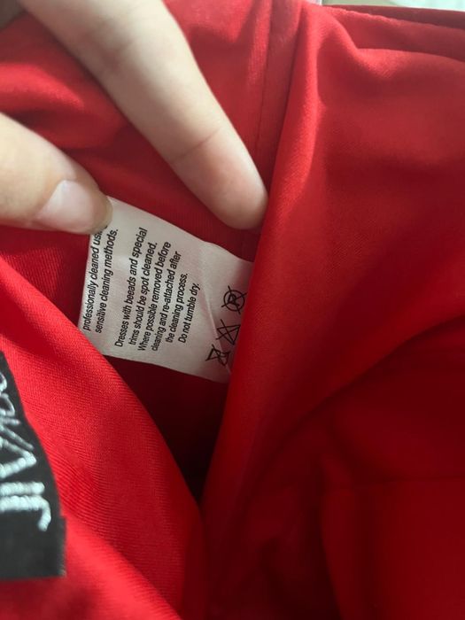 Красное платье от JIVAGO