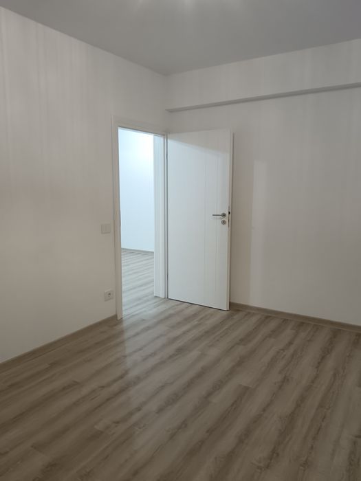 Dau in chirie apartament cu 2 camere