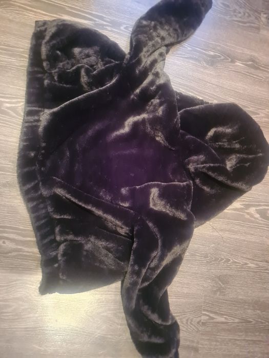 Blanița mar S ca nouă Pull&Bear la 120 lei bucata