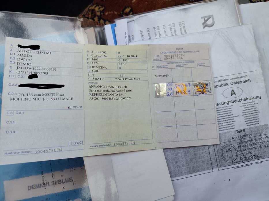 Vând Mazda2  benzina