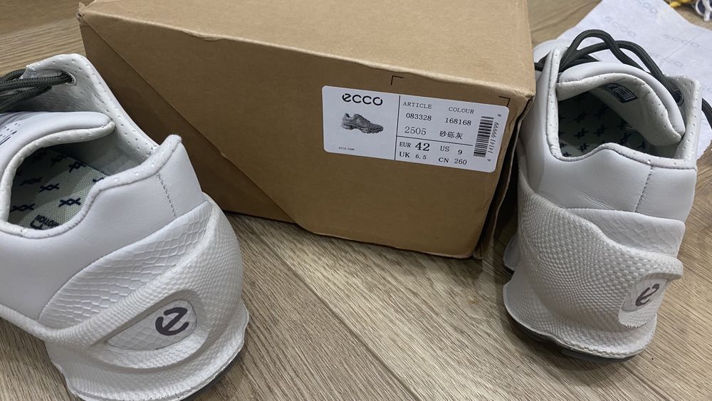 Кроссовки ecco 42 размер новый оригинал