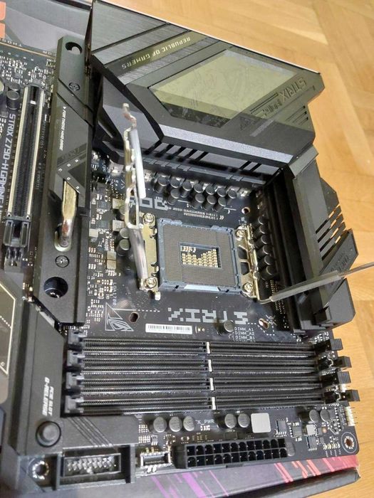 ASUS Rog StriX Z790-H Gaming Wi-Fi, LGA 1700