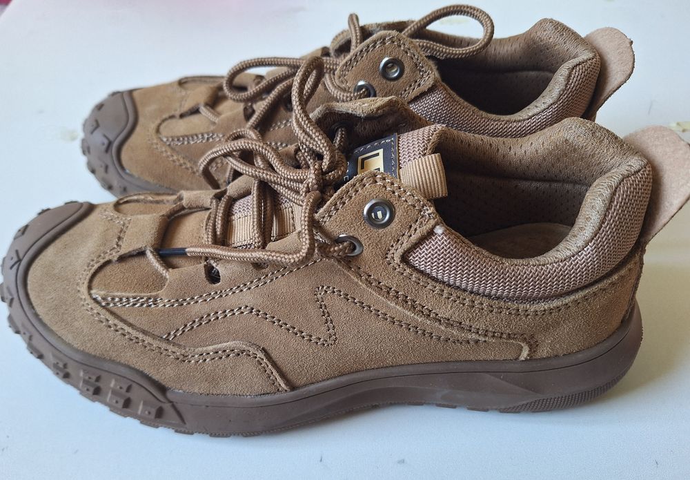 Треккинговые кроссовки 39-40р