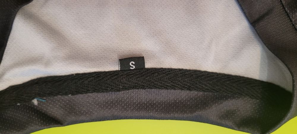 Tricouri sport barbati / femei