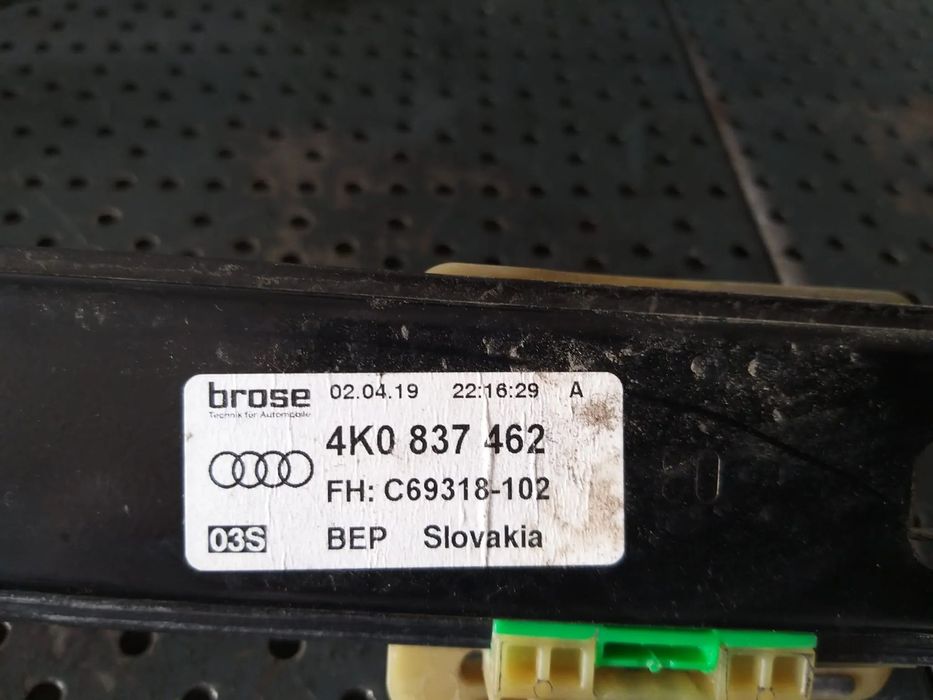 Macara geam electric dreapta fata audi a6 c8 4k 4k0837462 c69318102