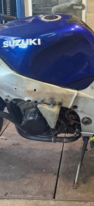 Suzuki gsxr 600 k1-k3