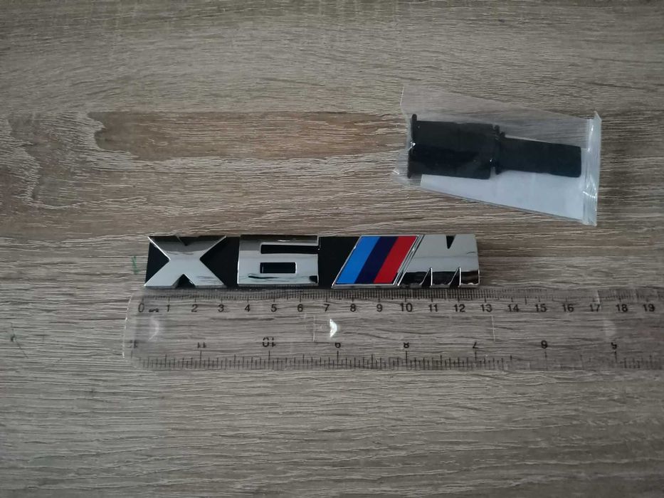 Предна решетка сребриста емблема BMW X6M