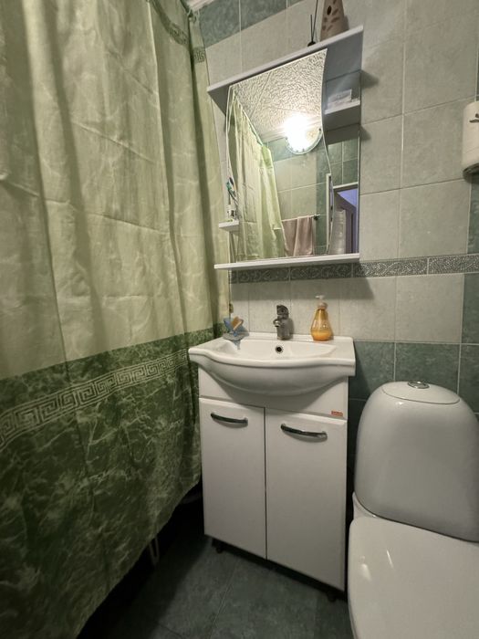 Продам раковину с зеркалом