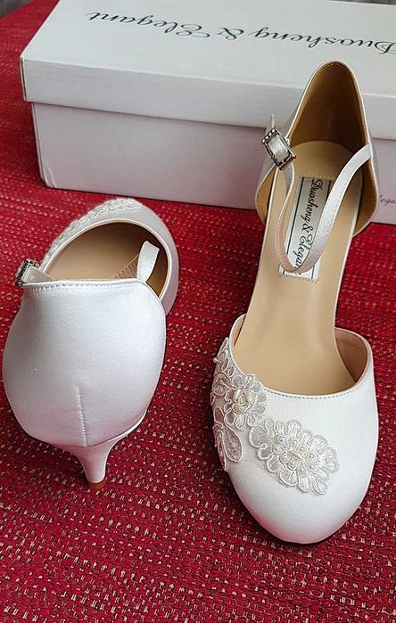 Pantofi eleganți pentru feme,i toc înalt, cu bareta la gleznă, aplicații din satin, pantofi de mireasă NR 39