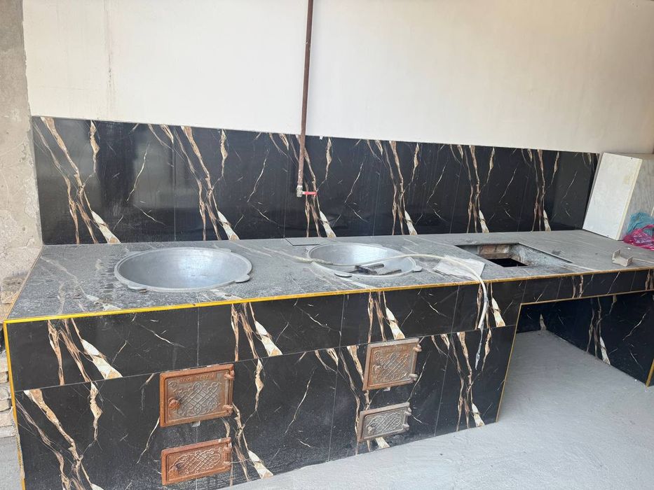 Eshon Guzarda 4.хонали 4-сотих Учаска Ховли Узок Муддатга Берилади