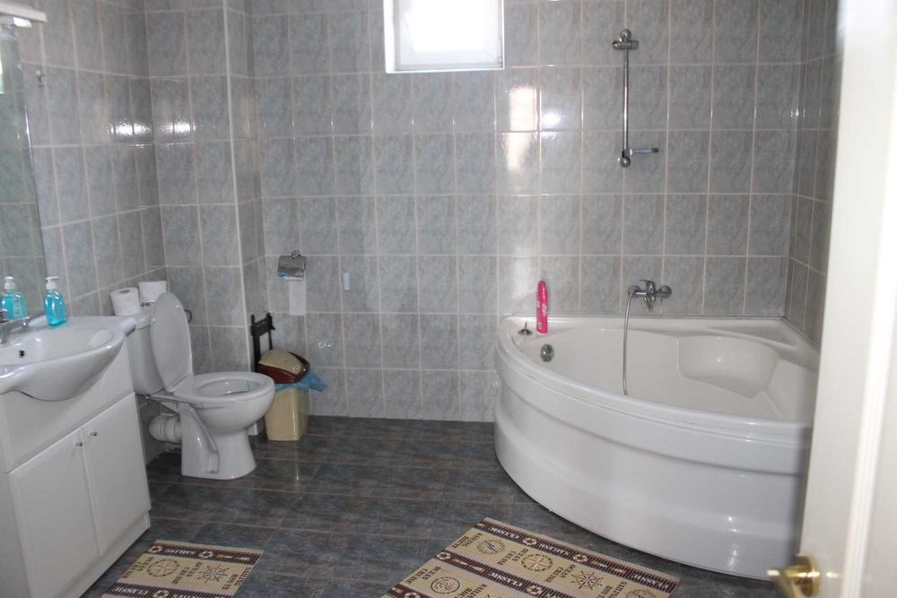 Inchiriez apartament 3 camere