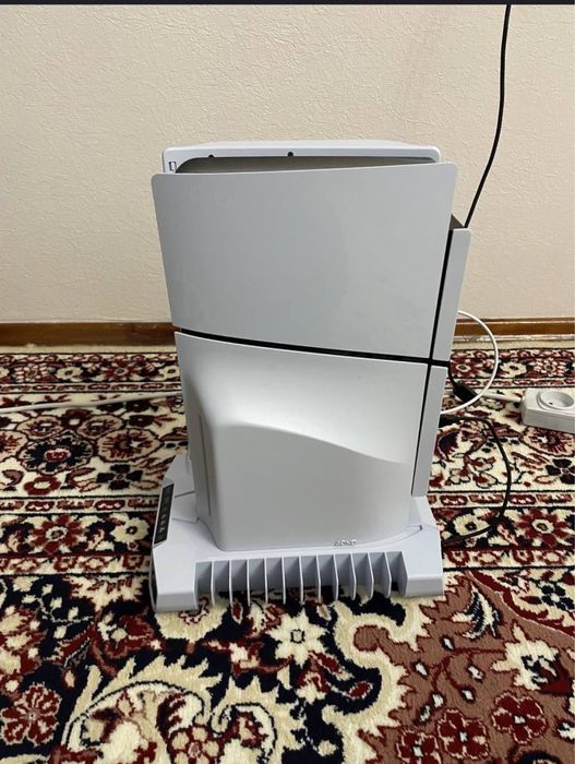 Продам PS5 slim в отличном состояние