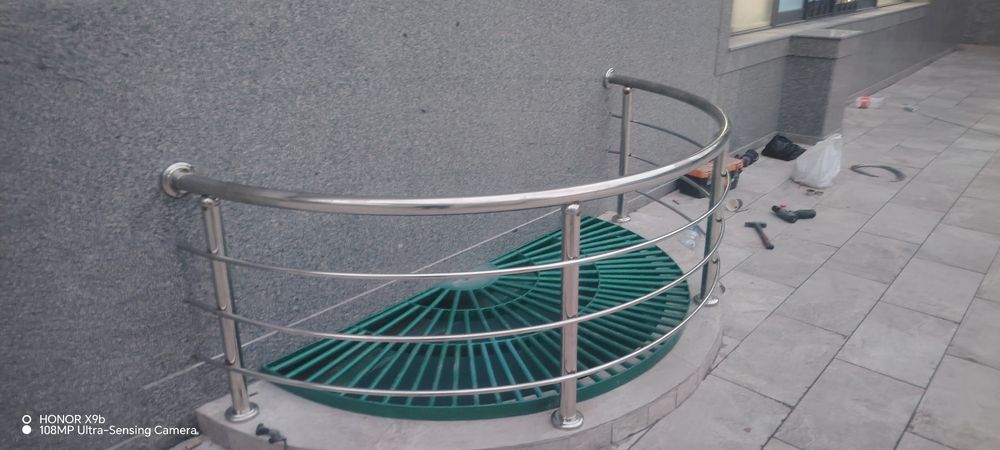 Нержавейка перила боласина решётка из нержавейки .. Nerjaveykada peril