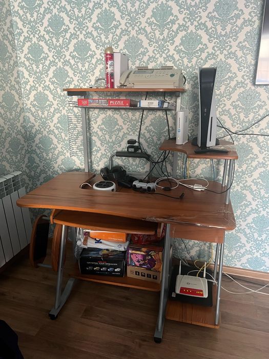 Компьютерный стол