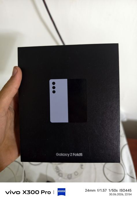 z fold5 256gb 99akb маленький дисп