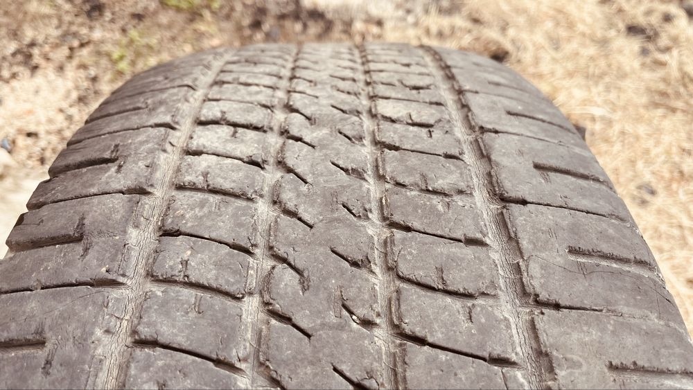 Продам шины 235/75/15R