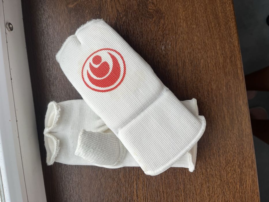 Срочно продаем Кимано для карате 9-10 лет