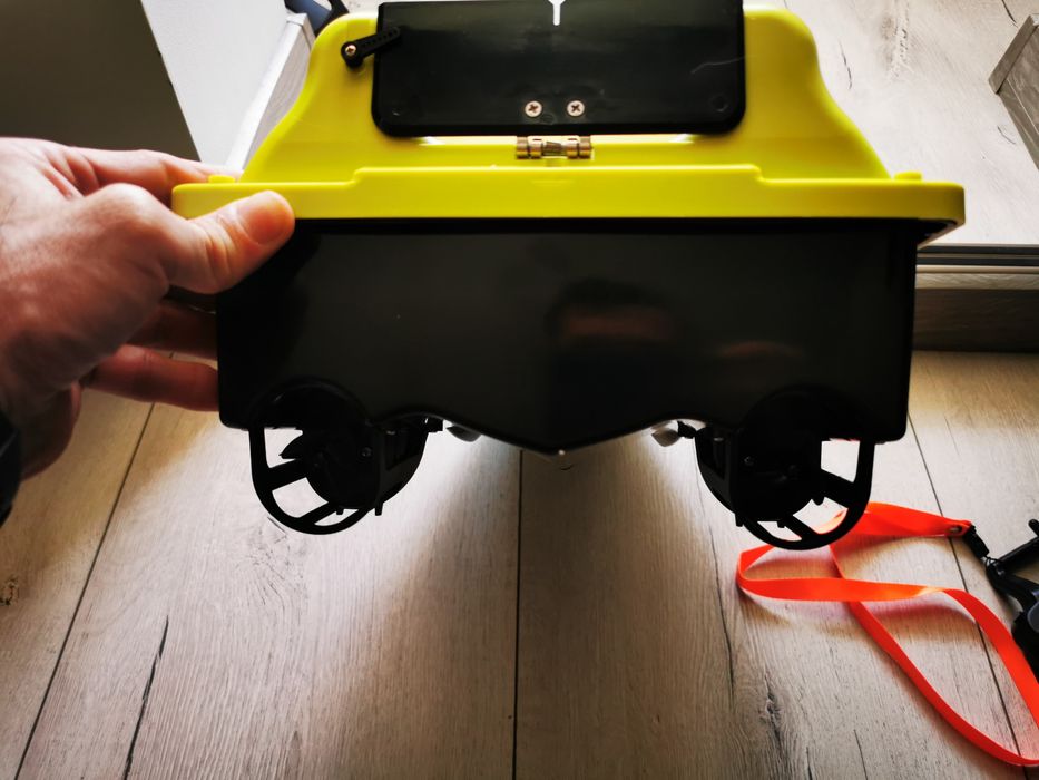 Barcuta GPS vaporaș navomodel pescuit plantat nadit 2 motorase 3 cuve!