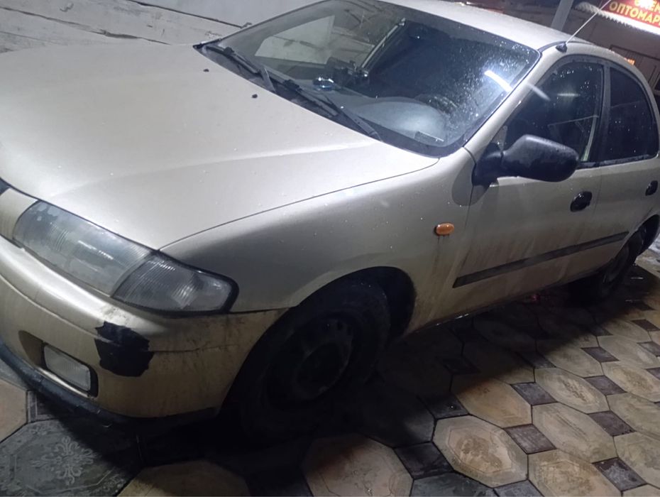 Mazda 323.