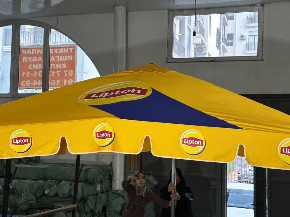 зонт ищлаб чкарамиз сизнинг логотипингиз тшурилган зонтлар