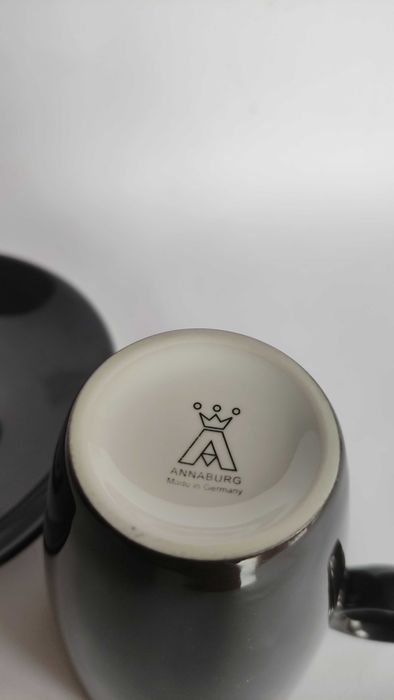 *Anna Burg*два сета-за кафе и чай- в черно и бяло