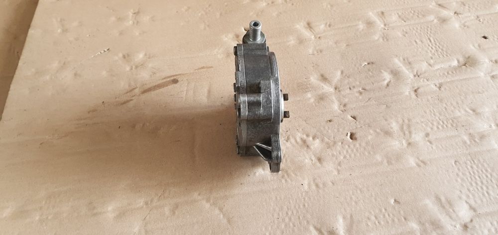 Pompa vacuum 2.0 tdi vw audi a4 b8 passat b7 skoda seat 03L 145 100