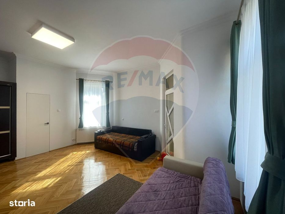 Apartament la casa de inchiriat