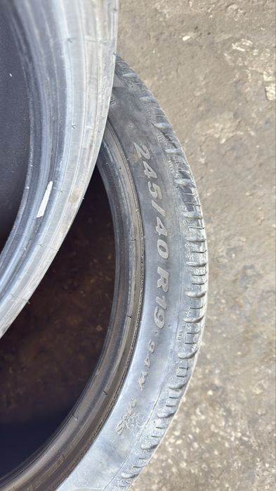 Продам шины 245/40/19