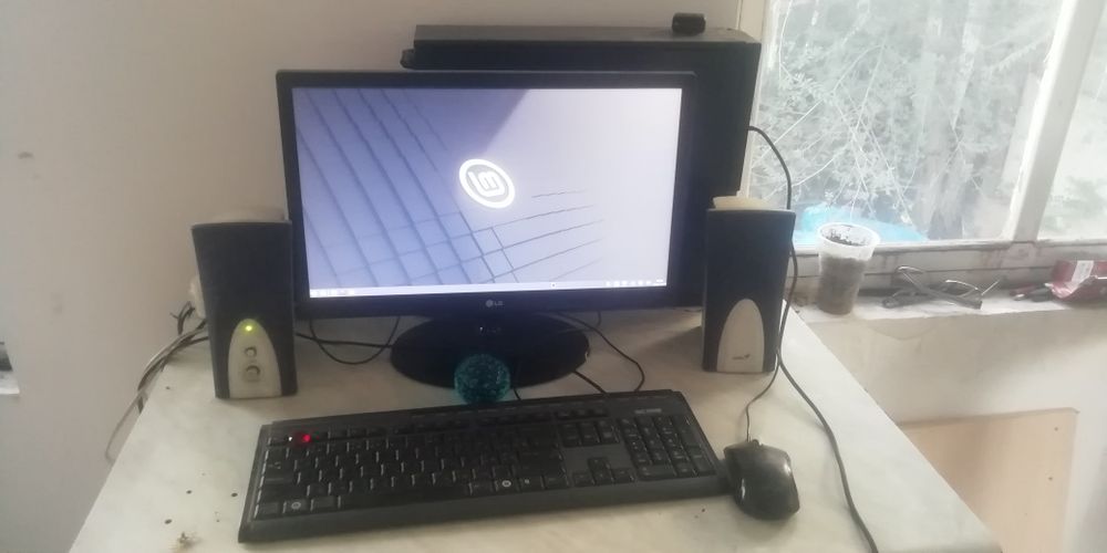Dell OptiPlex 3010 (Linux Mint 22.3) + RAM, HDD, колонки, клава, мышь