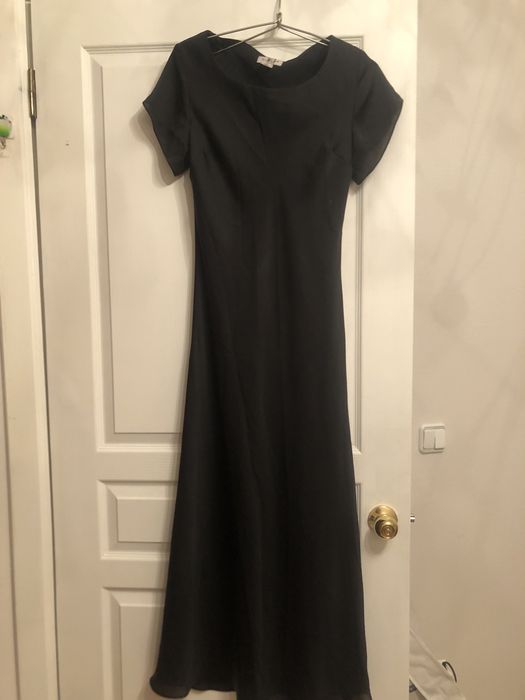 новые платья с этикетками