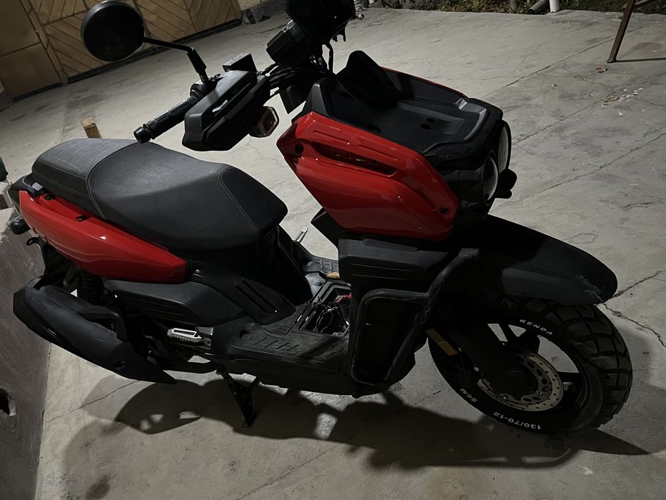 Скутер 150 куб GST