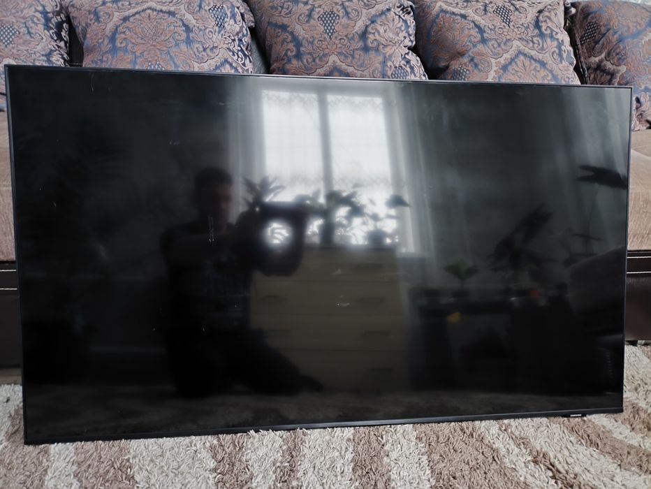 Продам Телевизор Самсунг 50 диагональ 2021 года