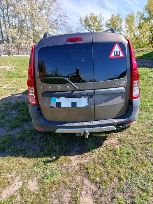 Автомобиль ларгус