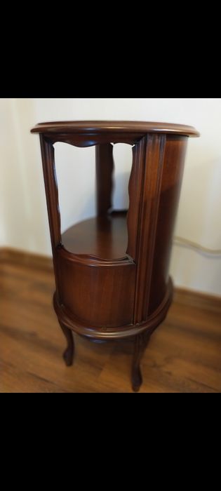 Vând comodina  stare impecabila