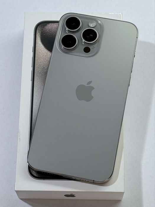 iPhone 15 Pro Max Titanium 93% battery