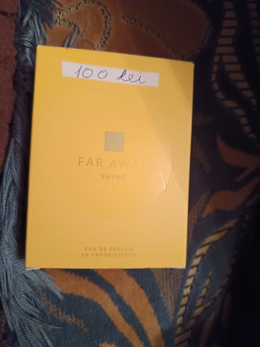Vând parfum  Far away