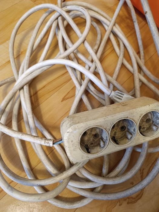 Удлинитель толстый кабель