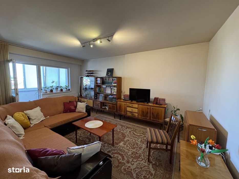 Apartament decomandat cu 3 camere in Florilor, strada Crinului — fotografia 1