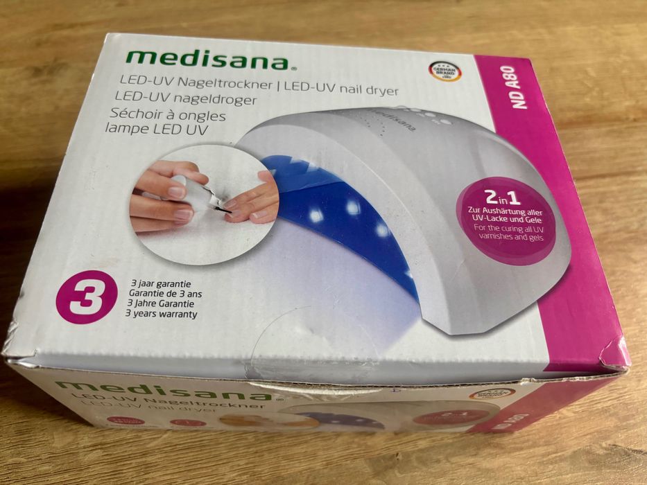 Професионална лампа за Нокти, Гел Лак, Маникюр UV/LED