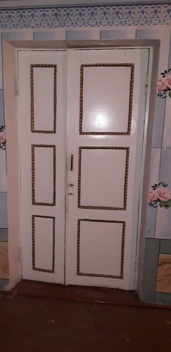 Taxta eshik romlar. Деревянные двери и оконные рамы.