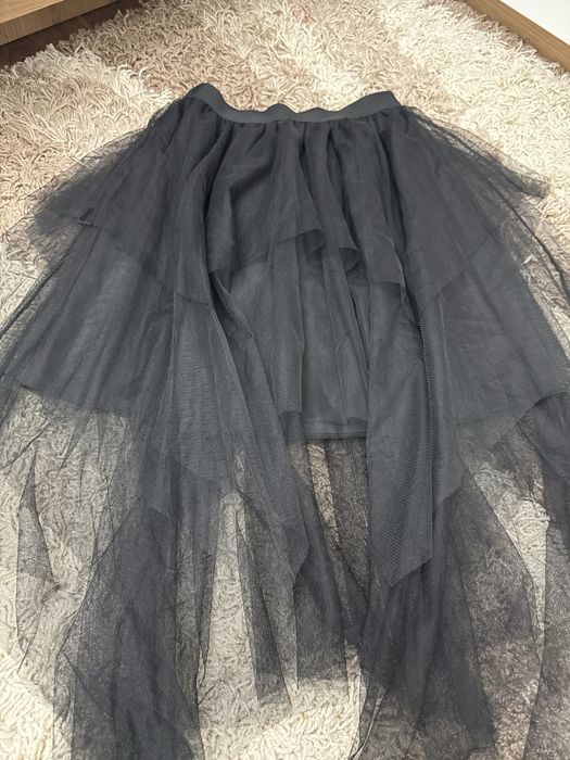 Қыз балаға юбка сатылады