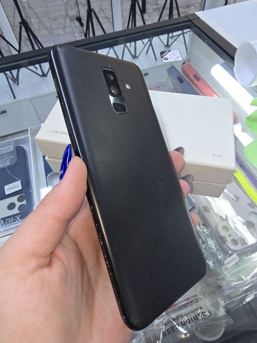 Продам телефон Samsung A6+