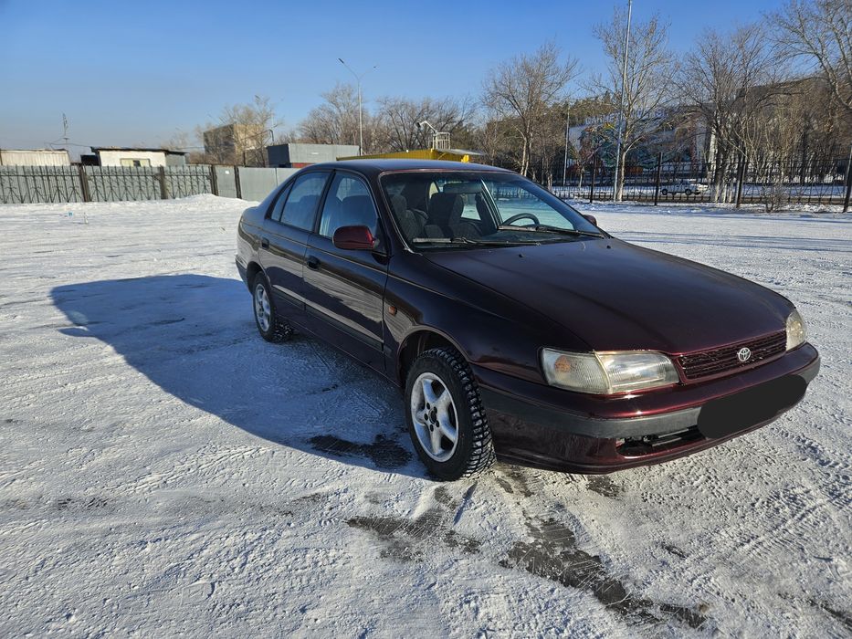 Продам таёту карина е