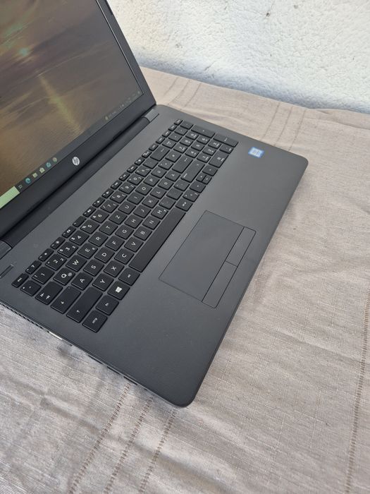 Laptop Hp 250 G6 cu i5 ssd ddr4