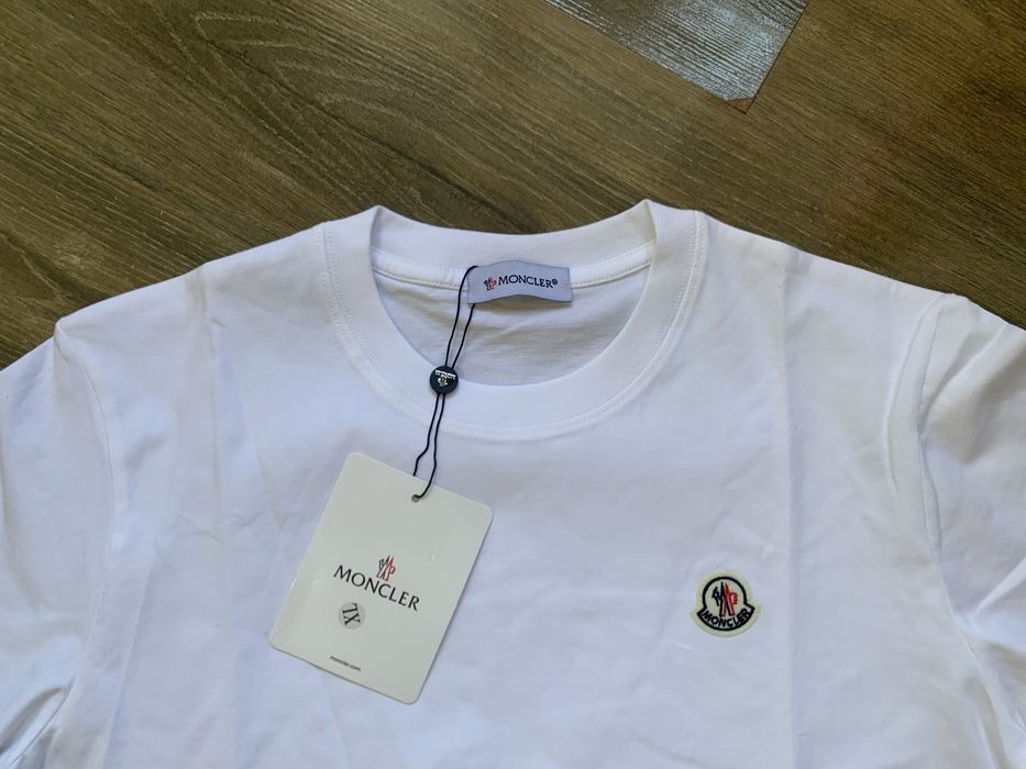 Футболка Moncler