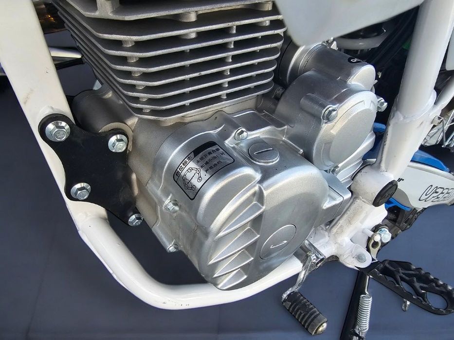 Кросов мотор “UpBeat TC 250cc cross” със стартер крос/ендуро Husqvarna Design
