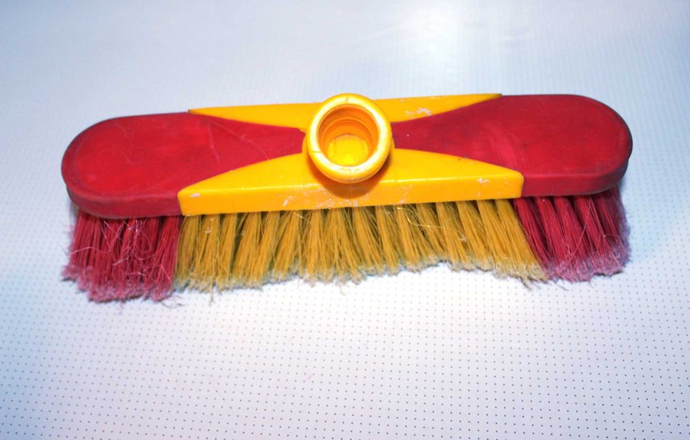 Щетка для швабры густая чистая